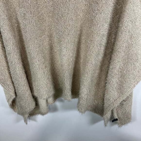 Anthropologie Akemi + Kin Lara Eyelash Golden Metallic Poncho NWT Luxury Sparkly - Picture 4 of 7